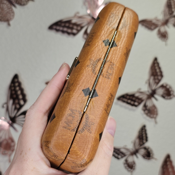 MCM Rose Gradient Sunglasses - Picture 14 of 14